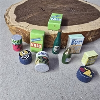 koebmandsvarer-pap-miniature-dukkehusting-to-flasker-genbrugs-legetoej